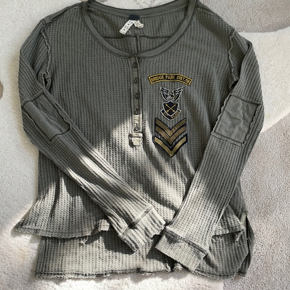 Free people thermal waffle Henley army color with elbow patches